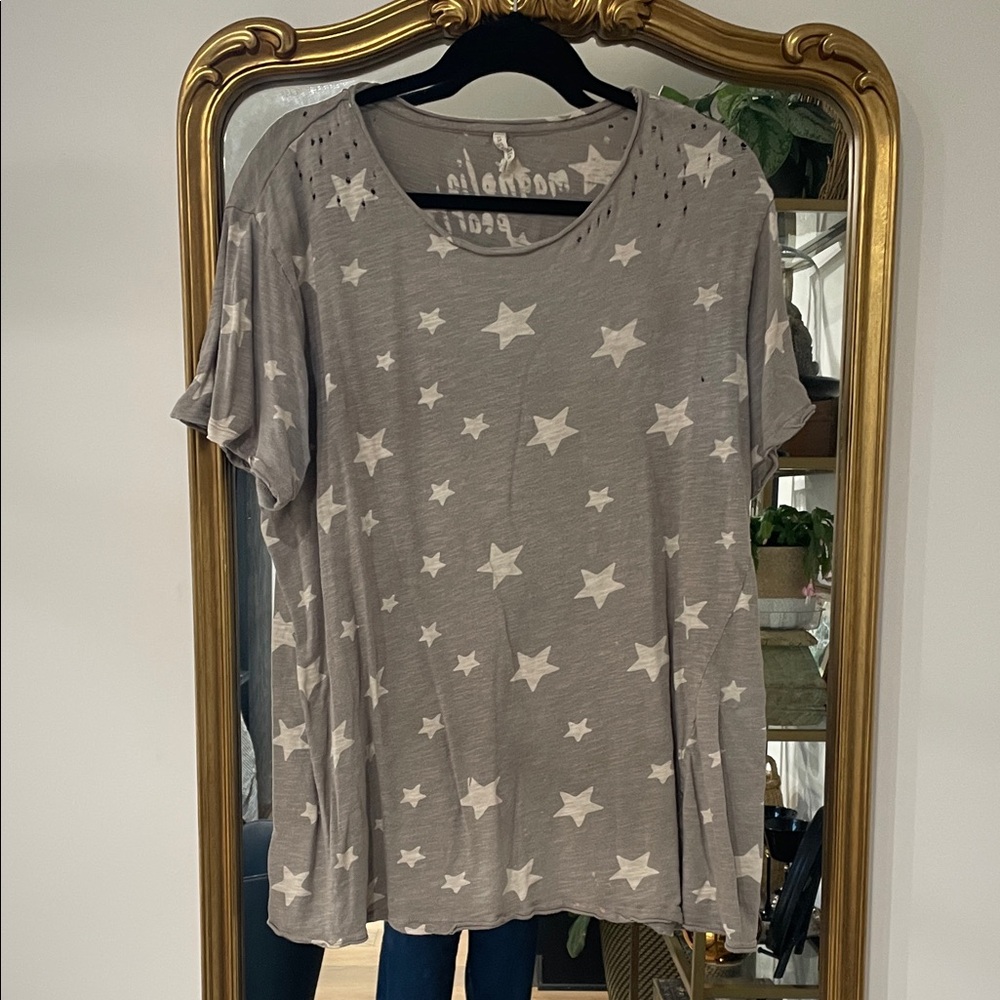 Magnolia Pearl Gray Star Short Sleeve Tee